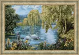 Гобелен в раме. Лебединая семья. 35х53 см